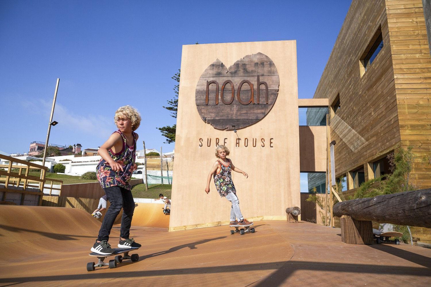 Noah Surf House Portugal Hotel Санта Круз Екстериор снимка