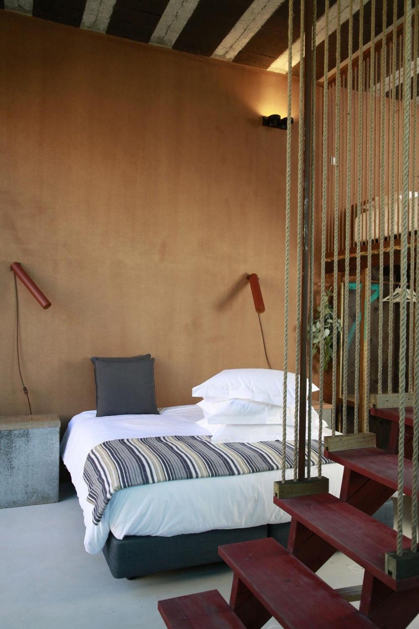 Noah Surf House Portugal Hotel Санта Круз Стая снимка