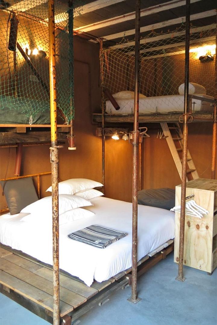Noah Surf House Portugal Hotel Санта Круз Стая снимка