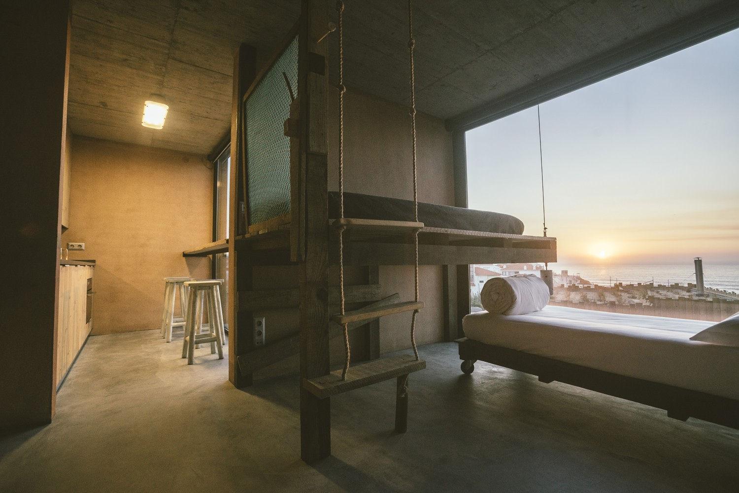 Noah Surf House Portugal Hotel Санта Круз Стая снимка